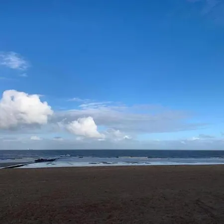 3 Bedroom In Heist Apartment *